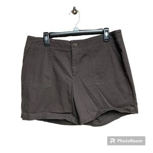 Dockers dark brown mid rise curvy shorts size 14 deep front pockets